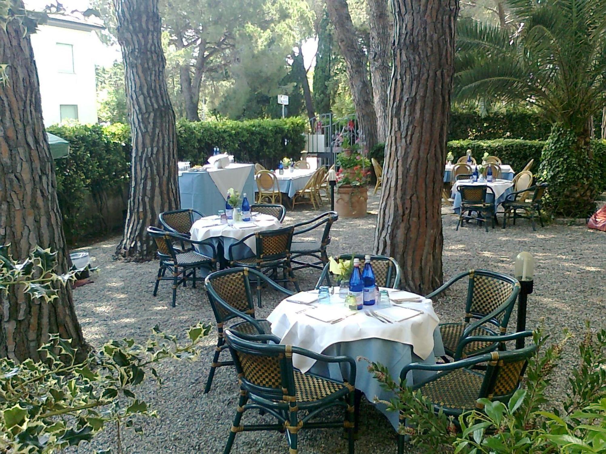 Hotel Massimo Marina di Cecina Εξωτερικό φωτογραφία