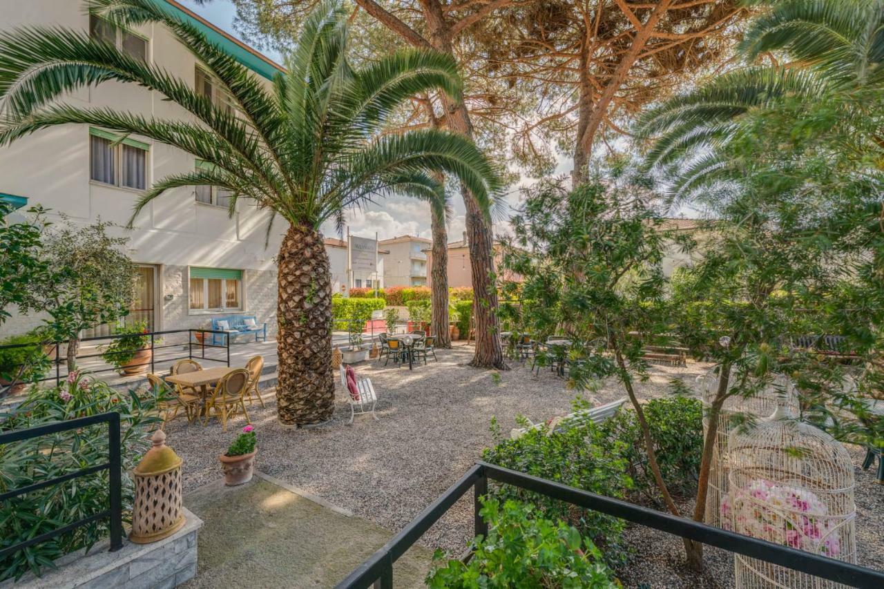 Hotel Massimo Marina di Cecina Εξωτερικό φωτογραφία