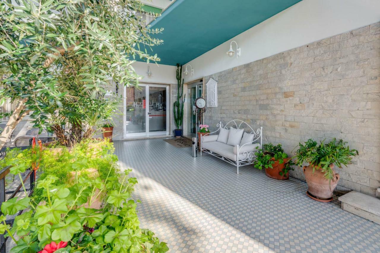 Hotel Massimo Marina di Cecina Εξωτερικό φωτογραφία