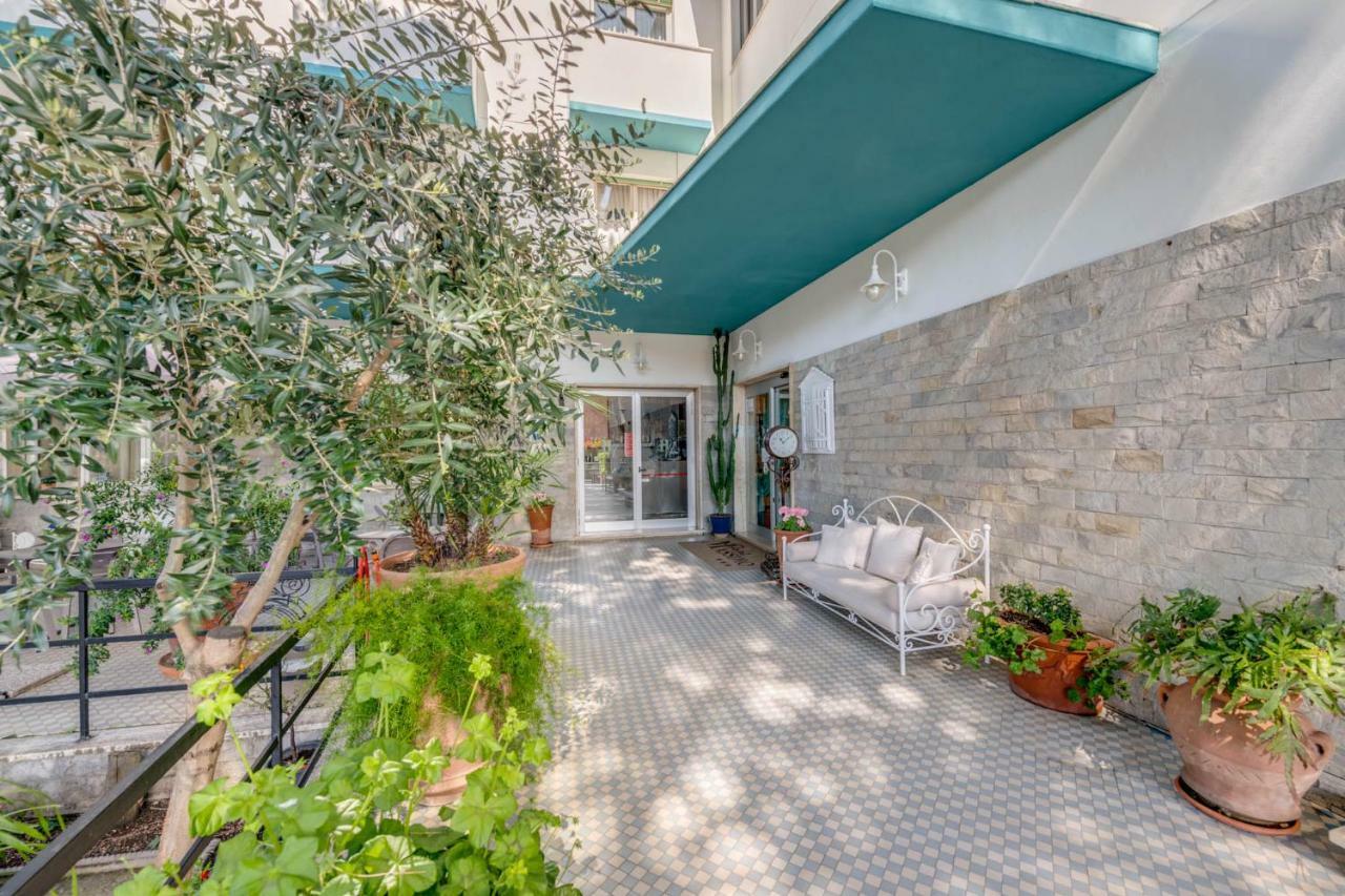 Hotel Massimo Marina di Cecina Εξωτερικό φωτογραφία