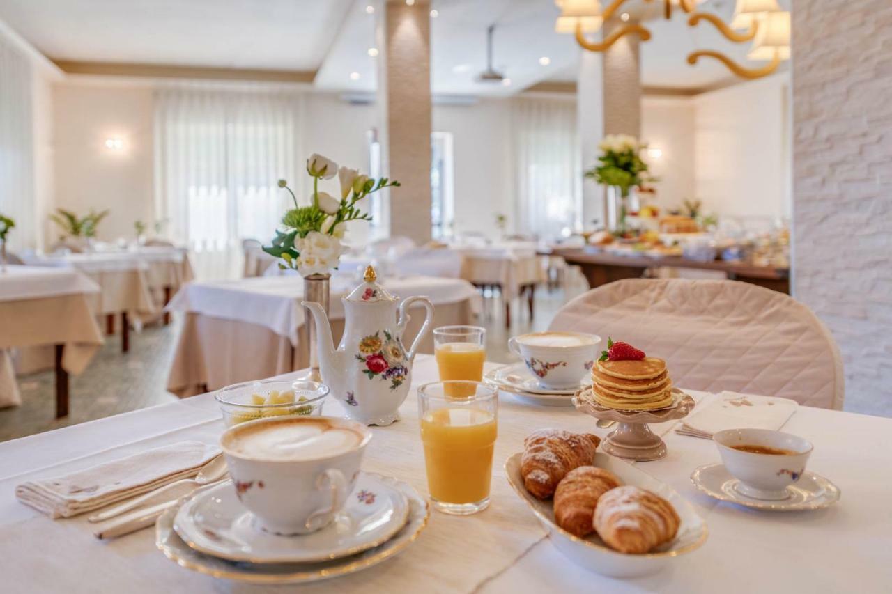 Hotel Massimo Marina di Cecina Εξωτερικό φωτογραφία