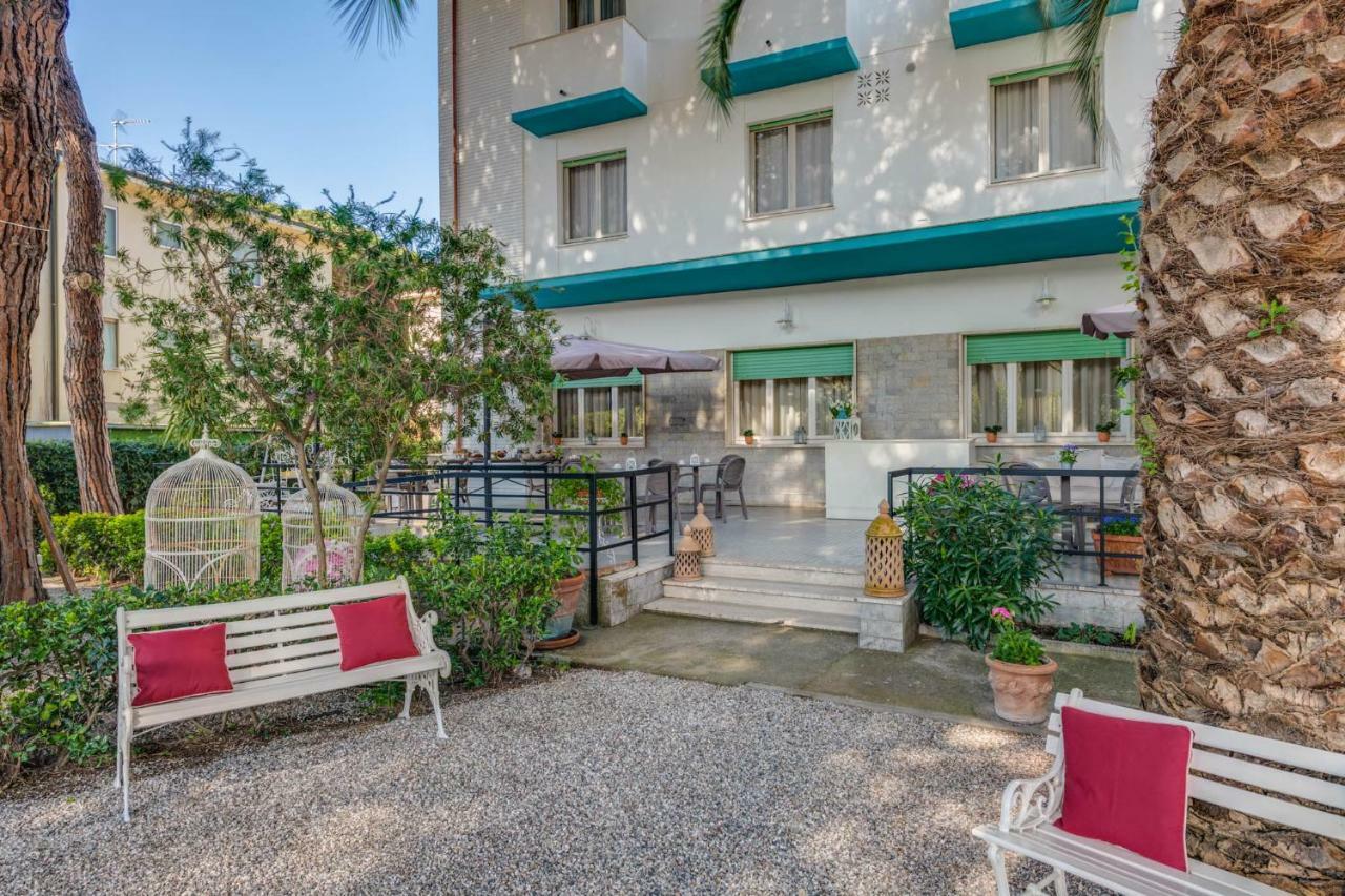 Hotel Massimo Marina di Cecina Εξωτερικό φωτογραφία