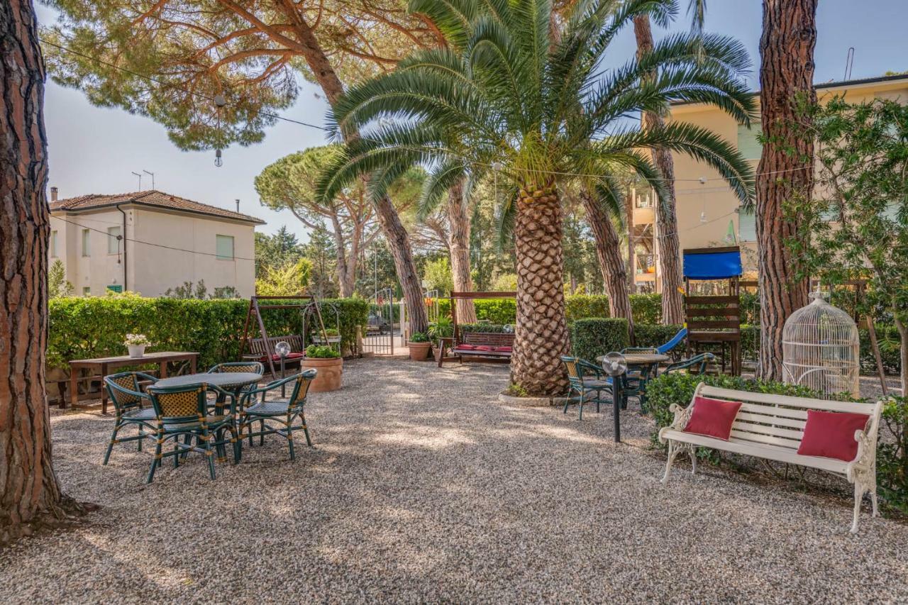 Hotel Massimo Marina di Cecina Εξωτερικό φωτογραφία